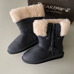 NIB BEARPAW Madison Boots BLACK DISTRESSED 7M